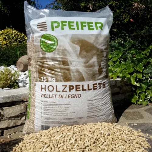 Dřevěné pelety PFEIFER A1 6 mm – 15 kg / paleta 1 050 kg (70 × 15 kg)